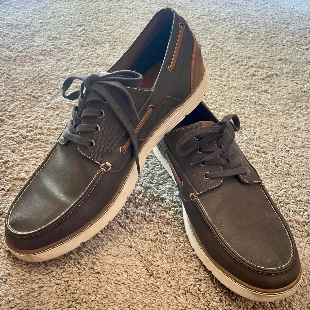 LIKE NEW Men’s Sonoma gray boat shoes size 12